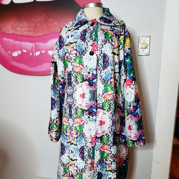 Floral trench coat style - Picture 2 of 5
